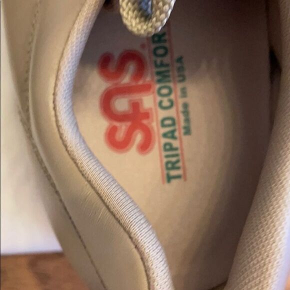 SAS LIGHT BROWN LEATHER SNEAKERS.  NEW - Picture 8 of 13